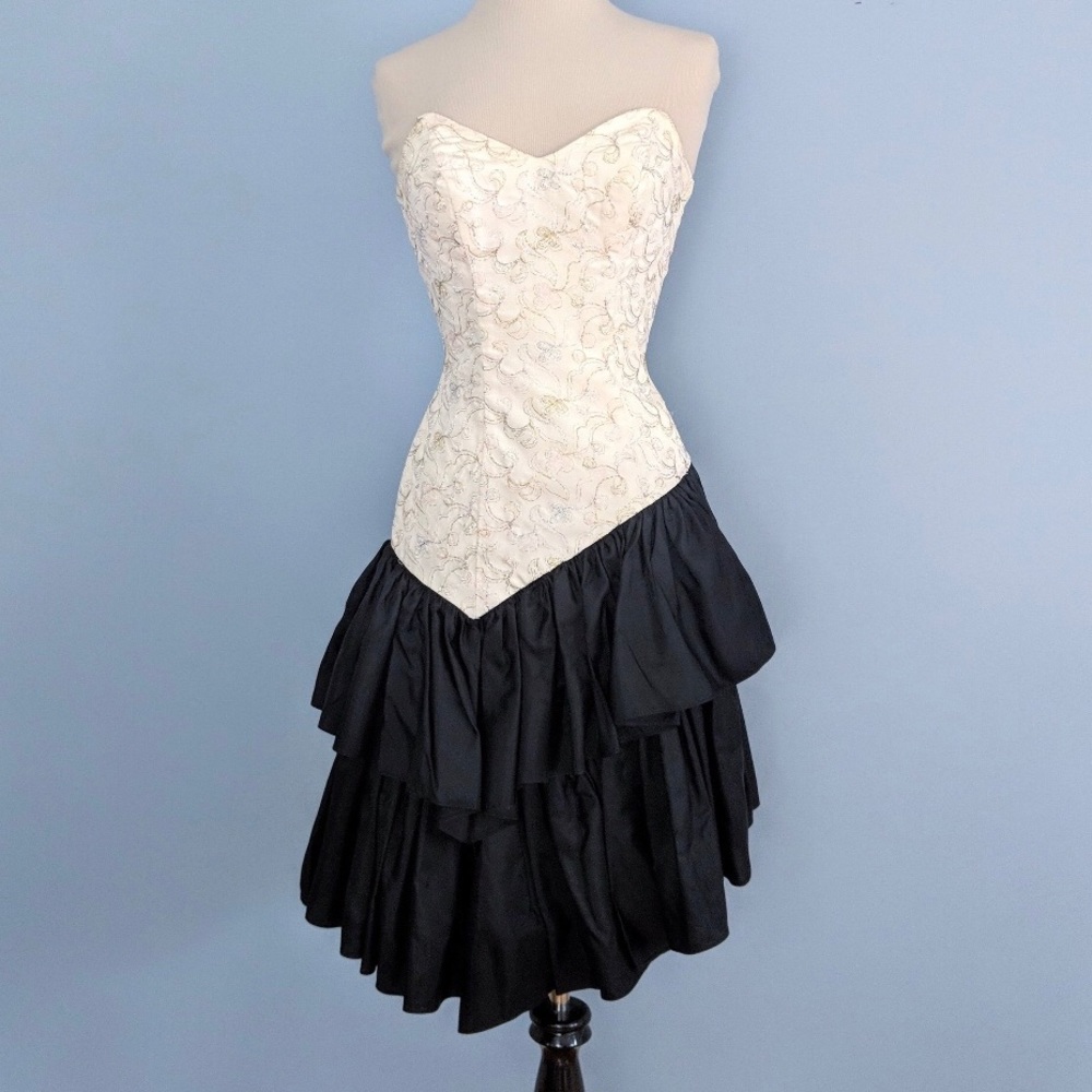 Vintage 80s strapless asymmetrical party/prom